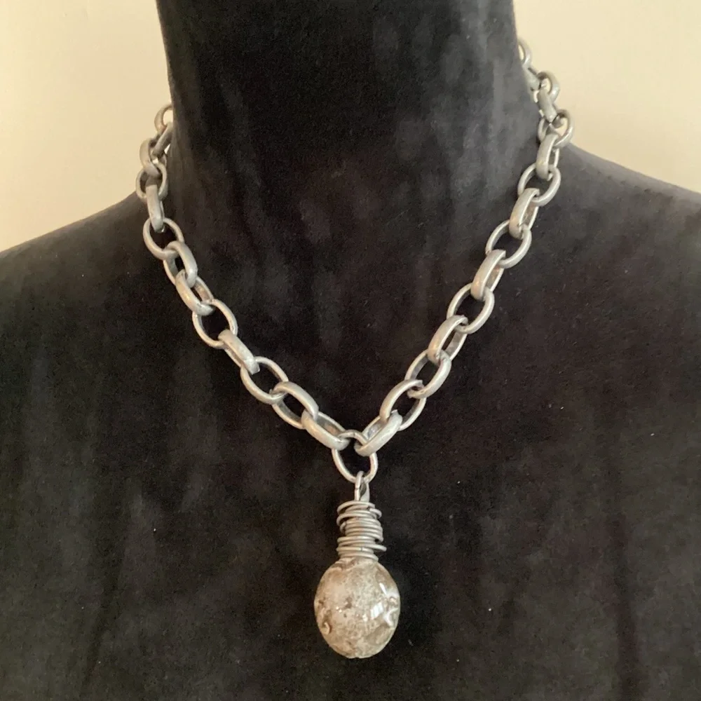 Chunky Necklace - Picture 3 of 4